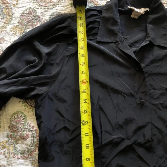 Vintage balloon sleeve blouse with shoulder pads and tiered pleats on shoulders - Picture 7 of 8